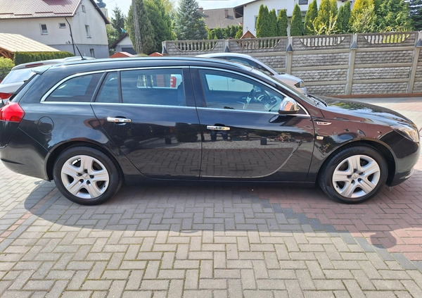 Opel Insignia cena 24900 przebieg: 247000, rok produkcji 2011 z Dukla małe 631